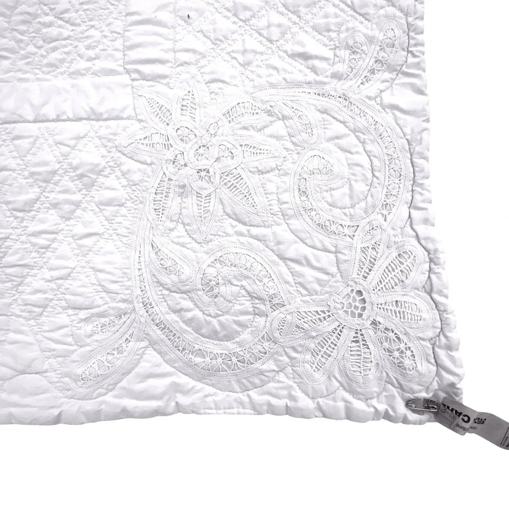 Vtg White Battenberg Lace Floral Machine Quilted Cotton Quilt Coverlet READ